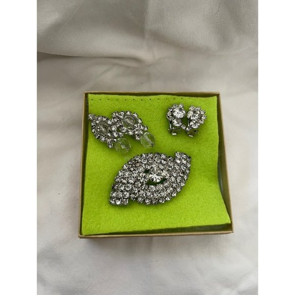 Vintage Rhinestone Encrusted Brooch and 2 Pairs Rhinestone/Bead Clip-on Earrings - Picture 2 of 12